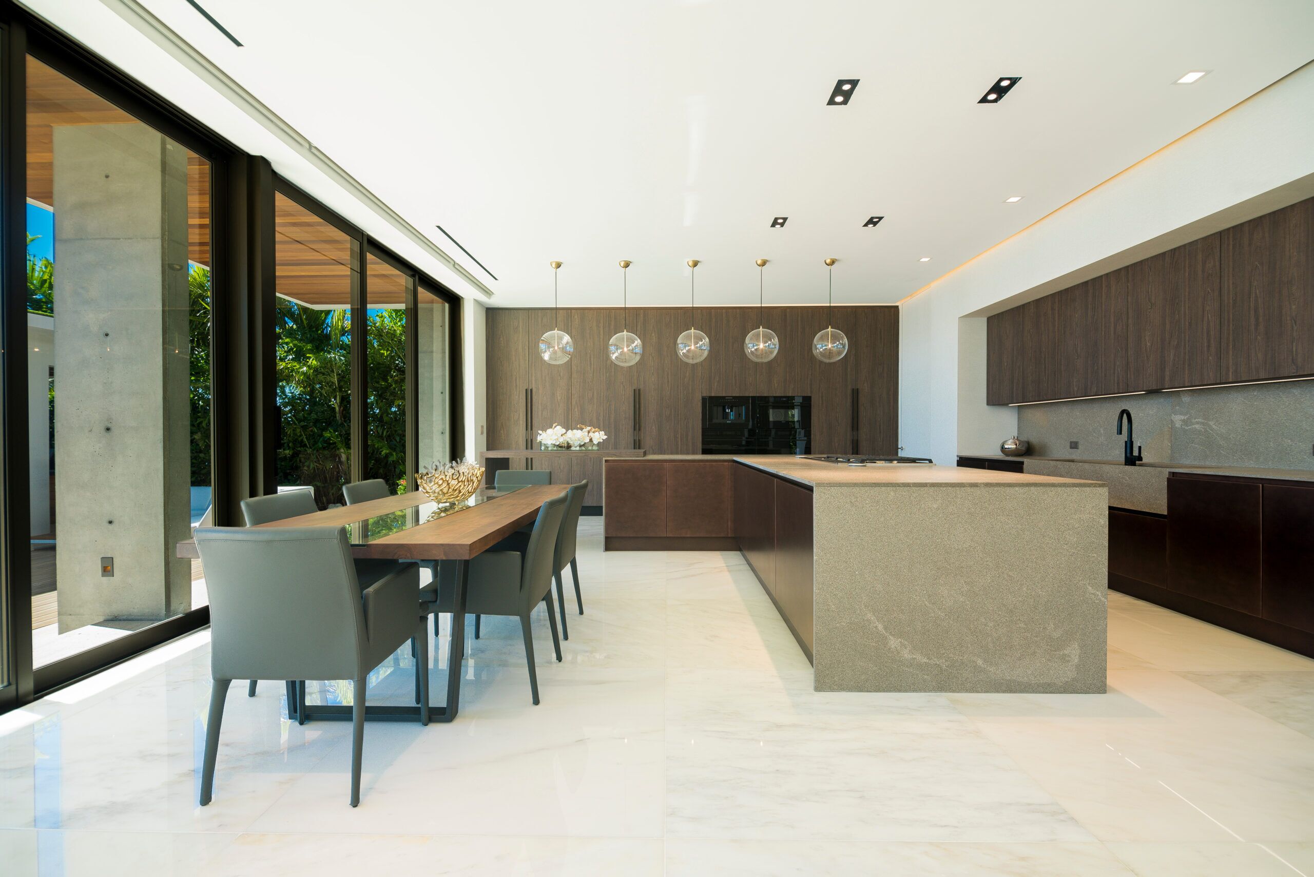 Kitchen by Lusso Design and Build Inc